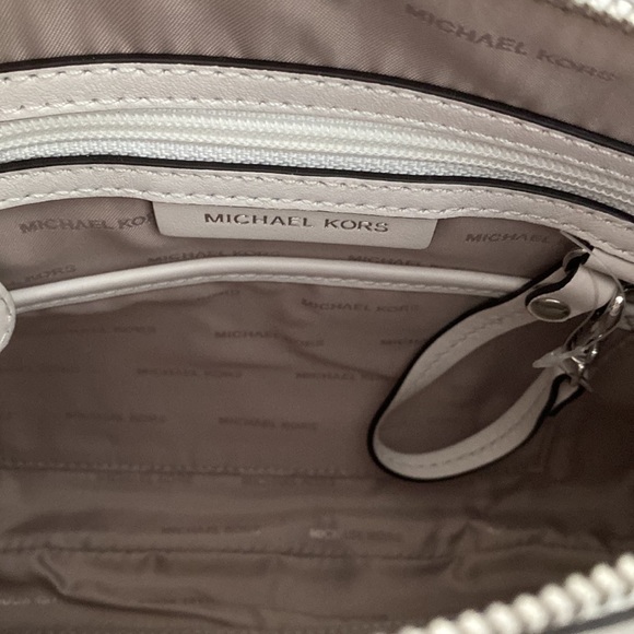 michael kors bag - Picture 9 of 12